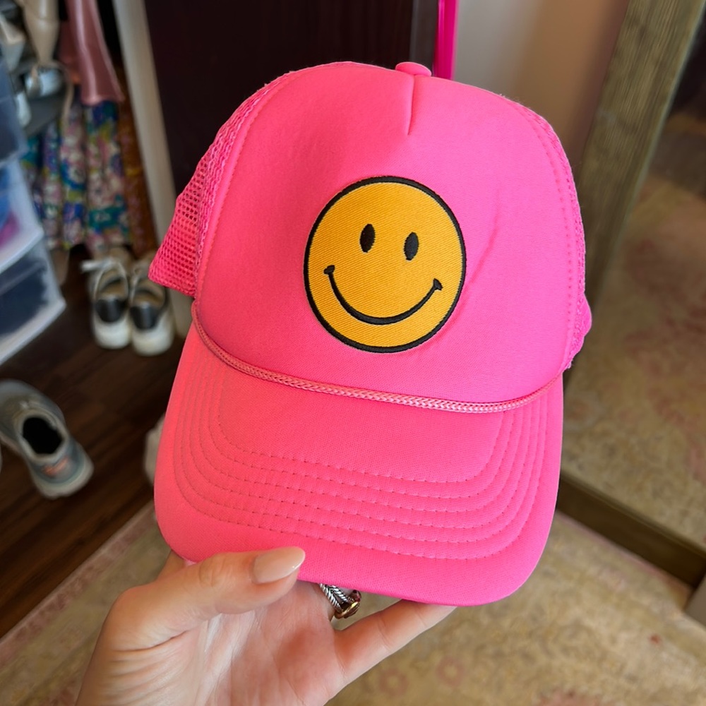 Smiley trucker hat